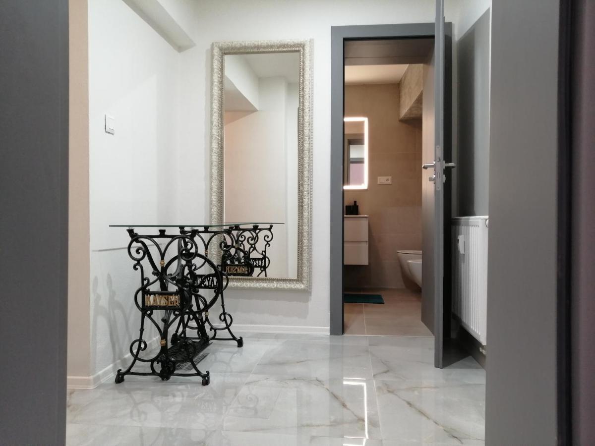 Bella Apartment - Kosice Historical Center Luaran gambar